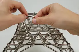 壮观高大的埃菲尔铁塔是如何搭建的？？我们动手来试一下吧！视频封面