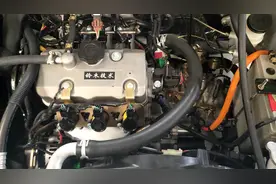 他来了，三缸燃油铃木技术的中老年代步车，到底怎么样？视频封面