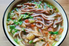 手把手教你手擀面，做一碗会宁特色美食鸡血长面，太好吃了视频封面