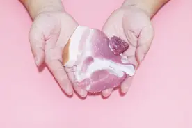 夏天没有冰箱猪肉该如何保存？教你几招，猪肉保存十天依旧新鲜视频封面