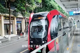 第一次乘坐宜宾的智轨，看看什么感受视频封面