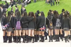为什么日本女生都喜欢穿短裙？漂亮只是一方面，答案不方便直说视频封面