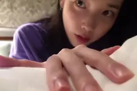 【IU】奶音合集 抱着零食的样子好可爱视频封面