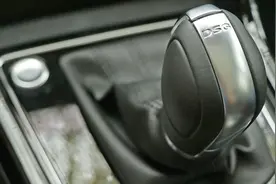 不踩刹车就进行D档与N档切换，会伤车的变速箱吗？视频封面