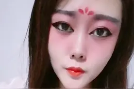 "婊子无情，戏子无义”，其实只是民间一个俗语罢了。视频封面