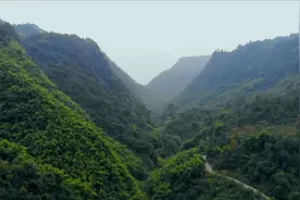 四川与重庆交界地方，邻水卧龙坡大峡谷，大山生活条件视频封面