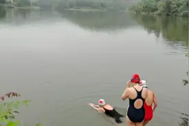 五十岁的娘们学自由泳(活到老学到老)视频封面