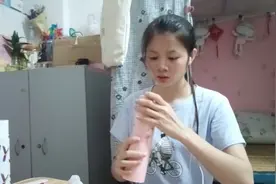 母亲节惠惠给妈妈转账520元，还收到粉丝快递来的礼物，是惊吓视频封面