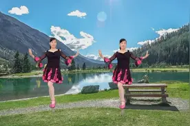 网络情歌《多情的雨夜多情的你》广场舞，旋律优美，简单易学