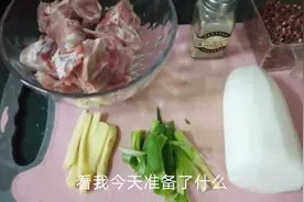 砂锅萝卜排骨汤，做法特别简单，新手妈妈也能做，孩子吃了身体好