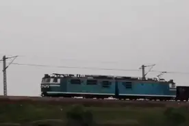 太原局侯马机务段俄制8G电力机车。视频封面