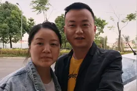 妈妈不小心摔倒，肋骨骨折已住院10天，今天复查看看是否已经恢复视频封面