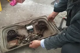 分享燃气灶灶底着火维修方法视频封面