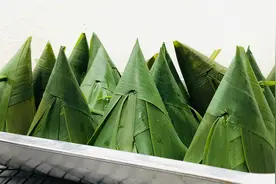 马上端午节了，教你包肉粽子，调馅和手法详细讲解，一次能吃3个视频封面