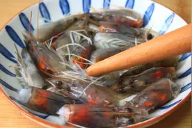 虾头怎么做才好吃？教你特色做法，鲜味浓郁又营养，孩子超喜欢