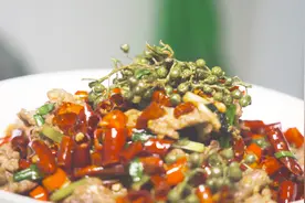 重庆师傅教你做江湖菜：花椒牛肉，麻辣鲜香嫩，味道相当霸道视频封面