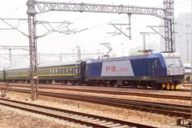 全程16小时杭州开往新乡 HXD3C牵引K2276次列车通过艮山门视频封面