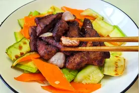 一块梅花肉做“家常版烤肉”腌制方法简单快捷，味道不要太美了！