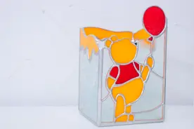 手工玻璃制作全过程 | 用彩色玻璃自制小熊维尼笔筒收纳罐视频封面