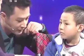 6岁“无腿男”苦寻生母，门开之后竟出现了一群人，惹众人落泪视频封面