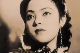 抗战胜利后，上海一女歌星被判死刑，真实身份公布后，当场被释放视频封面