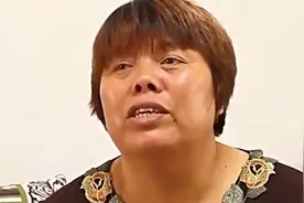 几十年的情分，养母突然要跟女子解除关系，还找了外人来养老视频封面