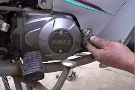 摩托车火花塞不打火怎么检查？教你一招，看完视频自己都能修好视频封面