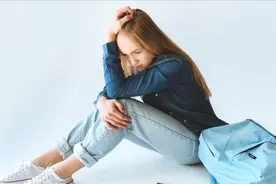 “大姨妈”来了一天就走了？月经量少，吃什么调理？药师来解答视频封面