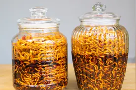 这才是腌木瓜丝的正确做法，学会这一招，木瓜香辣脆爽，真解馋!视频封面