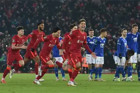 英联杯-南野拓实绝平 利物浦点球大战8-7莱斯特城晋级4强视频封面