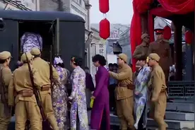 女人的抗战：花魁旗袍太惊艳，鬼子瞬间上钩，下秒惨了视频封面