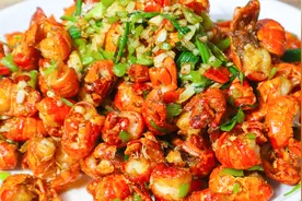 椒盐龙虾尾正确做法，饭店大厨教我的诀窍，一口一个酥脆不吐壳！