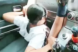 坐副驾不系安全带的结果，旁边的闺蜜都笑出了猪声视频封面