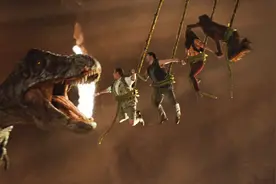 小伙被霸王龙吃进肚子，居然没有被消化，反而治好了霸王龙的便秘视频封面