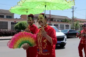 山西农村结婚习俗：新郎爸爸扮女装迎娶，婚俗特别，你见过吗视频封面