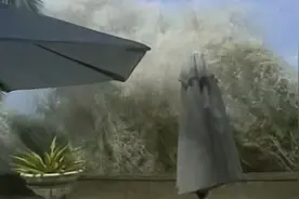 外交：印尼爆发大海啸，中国公民陷入危机，中国第一时间赶赴灾区视频封面