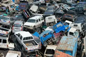 “开不了论斤卖”？河南暴雨后泡水车怎么处理？视频封面