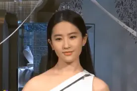 李易峰终于公布恋情，十月巴厘岛举办婚礼？刘亦菲：余生有你足矣视频封面