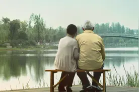 一首《岁月已老》听哭所有80，90，00后的人！