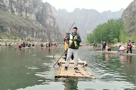 周末我们去划竹排，打水仗，门票不贵还好玩，真的太开心了！视频封面