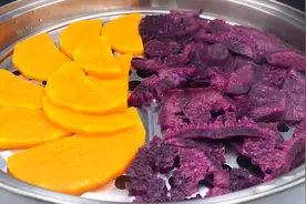 一半红薯一半紫薯，简单一做，没想到这么好吃，连吃3天都不腻