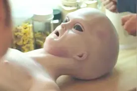 51区竟然活捉了外星人准备解剖，可真相却十分残酷！视频封面