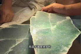 大师兄又拿下一件“猛货”翡翠手镯料，在缅甸卖了就能挣钱视频封面