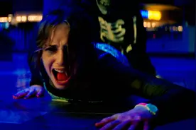 一口气看完2021高分恐怖片《恐惧街》三部曲，女巫诅咒只是骗局视频封面