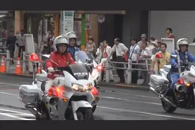 日本交警新款雅马哈FJR1300P警用摩托 美女交警骑上英姿飒爽视频封面