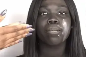 非洲女性用多少美白霜才能变白？化妆结束后，效果也是没谁了！视频封面