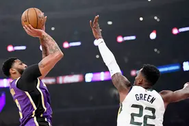 【球星集锦】初露锋芒！浓眉哥湖人主场首秀砍21分7篮板5盖帽视频封面