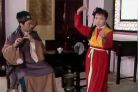 贾府衰败后：巧姐流落烟花巷，刘姥姥靠什么把她救出来的？视频封面