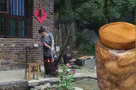 天气渐凉，用传统方法，做一坛湖南坛子米粉肉，越放越香肥而不腻