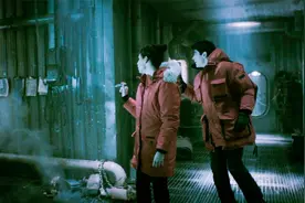 探险队在深海发现幽灵潜艇，好奇踏入，却被里面的恐怖景象给吓坏视频封面